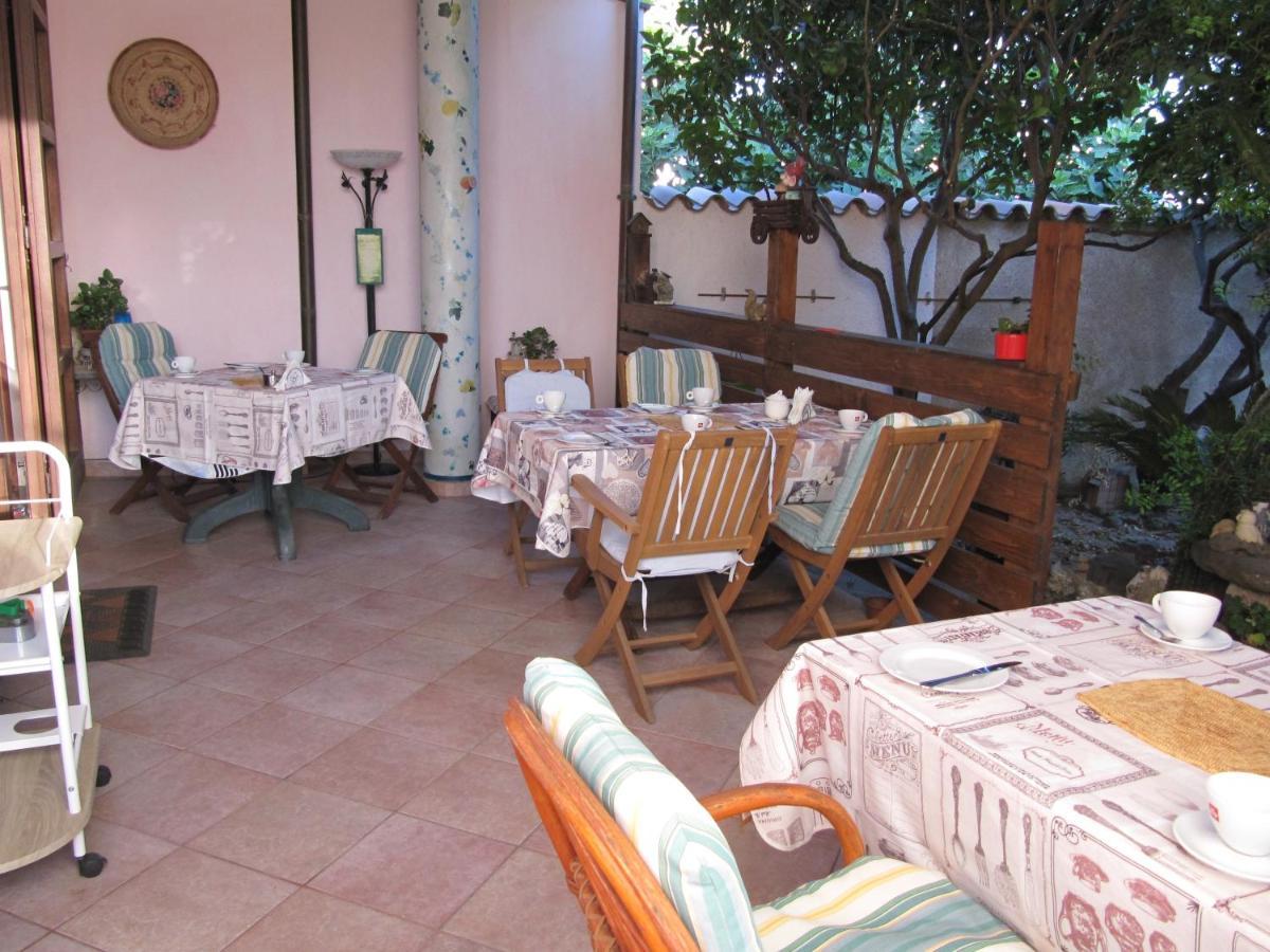 Bed and Breakfast Il Portico Uras Экстерьер фото