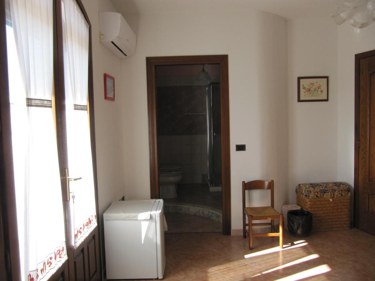 Bed and Breakfast Il Portico Uras Экстерьер фото