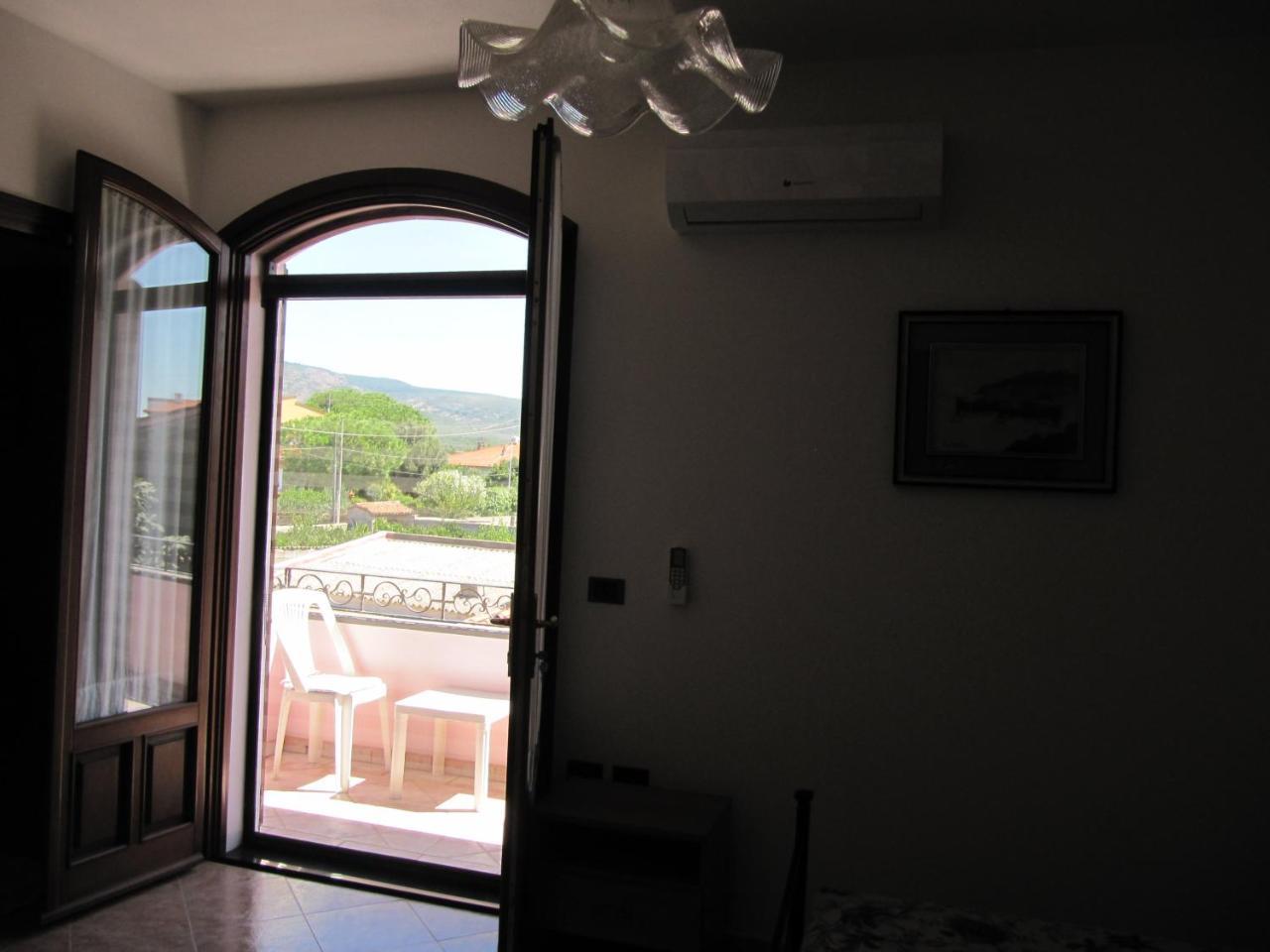 Bed and Breakfast Il Portico Uras Экстерьер фото
